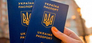 Все про обмеження консульських послуг для чоловіків із України за кордоном: роз'яснення МЗС
