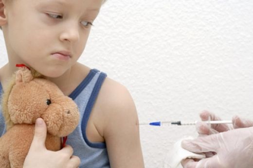 Без обязательных прививок ребенок не сможет посещать школу. Фото: ru.tsn.ua