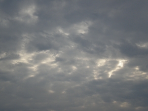 Весь день луганское небо будет затянуто облаками. Фото: sxc.hu