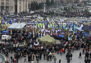 Луганчане поддержал всеукраинскую акцию "За мирный протест!". Фото Александра Сенько с сайта news.bigmir.net