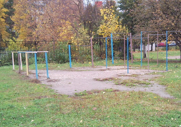Луганчан призывают благоустроить площадки. Фото: panoramio.com
