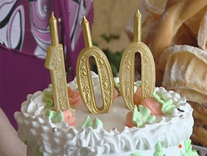 100-летний юбилей отпраздновала жительница Старобельска. Фото: prazdnestvo.ru