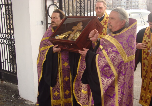 Новость - События - Частицы мощей святых Елены и Константина прибыли на Луганщину