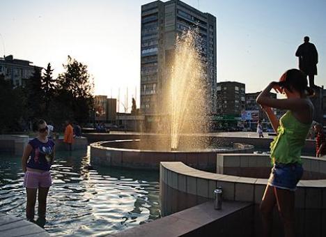 Один из фонтанов находится в райне Театральной площади. Фото: lugansk.comments.ua