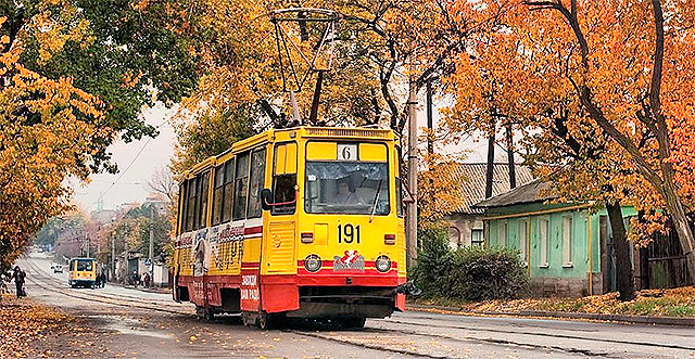 Трамваи снова ездят по Камброду.  Фото: Луганск - Город, в котором я живу!