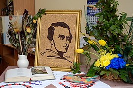 Портрет Кобзаря создали из зерен. Фото: пресс-служба вуза