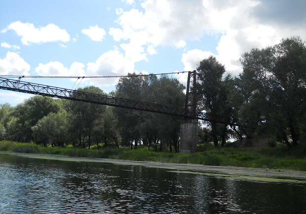Мост взорван. Фото сообщества "Типичный Лисичанск"