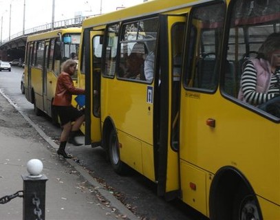 Автоперевозчики требуют повышения тарифов. Фото: sug.kiev.ua