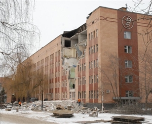 Луганчане будут требовать справедливости - наказать тех, кто действительно виновен во взрыве в 7-мой больнице. Фото:gorod.lugansk.ua 