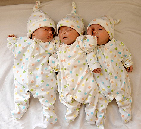 Весной в Луганске стали чаще рождаться двойни, а теперь появилась тройня. Фото: woman.ru