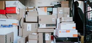 Часть украинских почтовых служб доставки прекратила работу