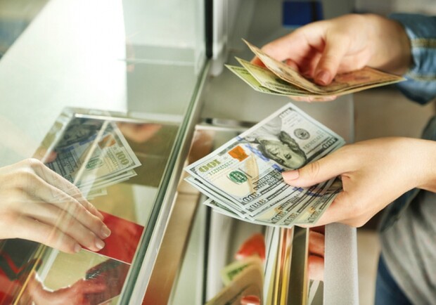 Курс валют в Україні 20 вересня 2022 року: скільки коштує долар і євро. 