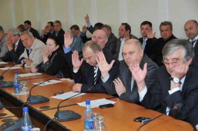 Регионалы хотят, чтобы буйных "свободовцев" наказали.  Фото: www.oblrada.lg.ua