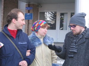 На фото участники литературной группы СТАН (слева-направо): Я. Минкин, Е. Заславская, К. Скоркин.