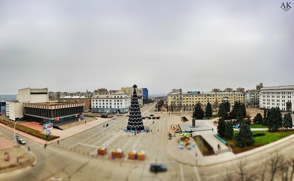 Главная елка Луганской области готова к праздникам. Фото Кирилла Антоненко