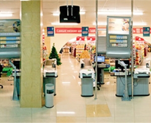 Проверки показали, что в луганских супермаркетах часто продают просроченную продукцию. Фото: absolut.lg.ua