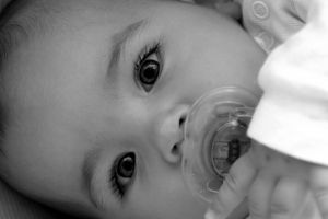 За рождение первого малыша будут платить 26 790 гривен. Фото: www.sxc.hu