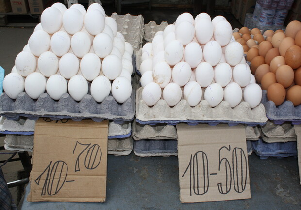 Новость - Досуг и еда - Фотофакт: перед Пасхой в Луганске резко подешевели яйца