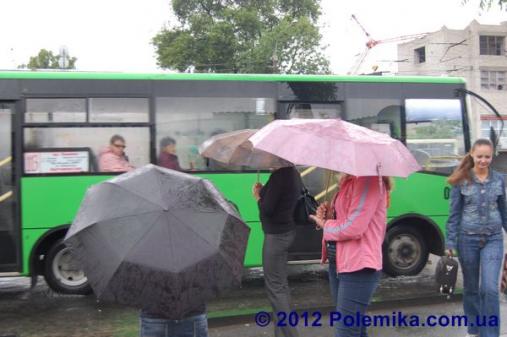 Луганск пока избежал участи затопленных Донецка и Одессы. 