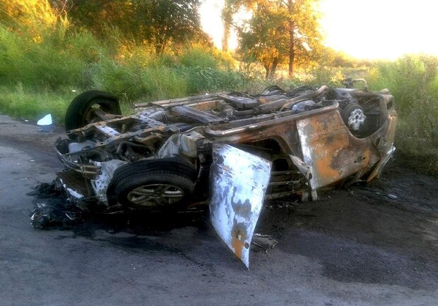 В Ирмино перевернулся и загорелся автомобиль. Фото: www.stakhanov.org.ua