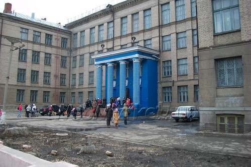 Политики опозорили школу №5 ради рекламы. Фото: map.webmarket.ua