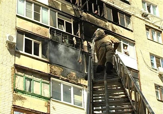 Новость - События - Пожар в 9-этажке: из-за сильного ветра огонь уничтожил 8 балконов