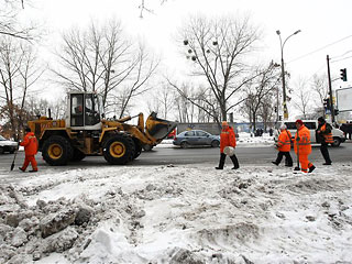 Луганским коммунальщикам работы хватает. Фото: gorod.lugansk.ua