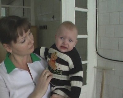 Сейчас маленькая Маша переведена в терапевтическое отделение. Фото пресс-службы УМВДУ в Луганской области 