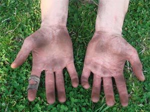 Немытые руки - одна из причин кишечных инфекций 
Фото с сайта ufa.kp.ru