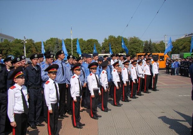 Из луганских кадетов воспитывают настоящих мужчин. Фото: архив лицея.