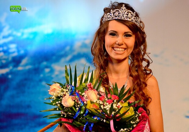 Новость - Досуг и еда - "Мисс Луганщиной 2013" стала 11-классница