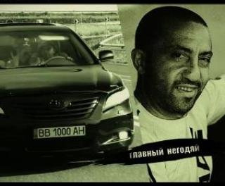 Актер Игорь Гаспарян сыграл роль «негодяя» в луганском ролике о хамах-водителях. 