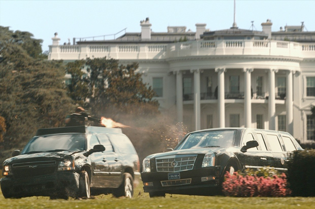 Кадр из фильма "Штурм Белого дома". 