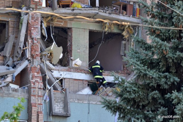 Взрыв в луганской многоэтажке произошел 11 августа. Фото: shad0ff.com