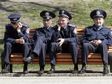 Количество милиционеров в Луганской области увеличат. 

Фото:unian.net
