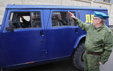 Жириновский считает, что автомобиль пригодится в Луганске. Фото: http://ru.tvi.ua
