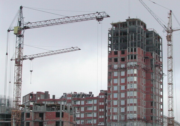 Скоро ли молодые луганчане ощутят реальную поддержку в решении жилищных проблем? Фото с сайта www.str-max.ru.