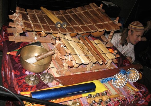 Необычные музыкальные этнические инструменты луганчане увидят на флешмобе. Фото: livinternet.ru