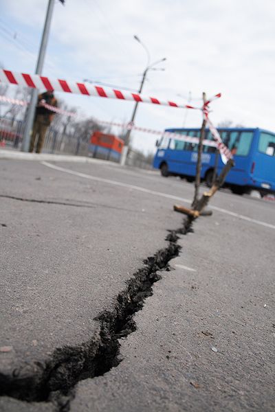 ГАИ  вплотную займется дорогами Луганска.
Фото: images.yandex.ua