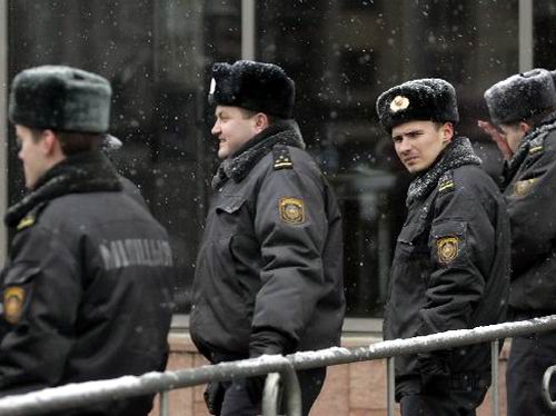 Милиция будет охранять Рождество.
Фото: images.yandex.ua